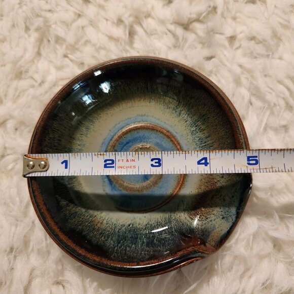 Handcrafted Studio Pottery Salt Dip Dish With Spout Signed - Picture 2 of 6